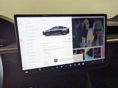 Used 2024 Tesla Model X image 39