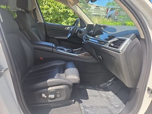 Used 2023 BMW X7 xDrive40i AWD/4WD image 17