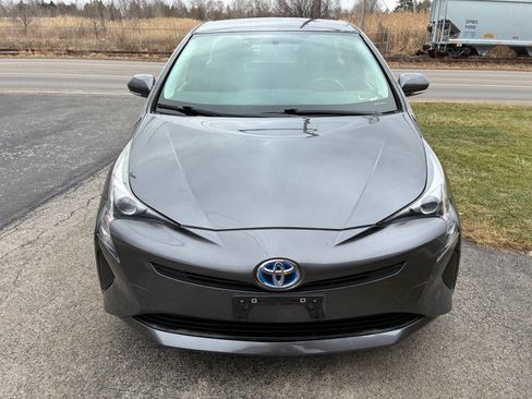Used 2016 Toyota Prius Two image 11