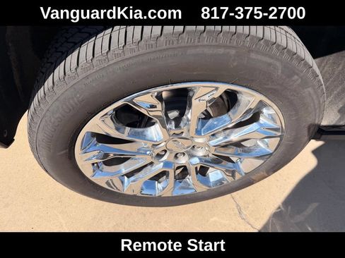 Used 2024 Chevrolet Suburban High Country AWD/4WD image 10