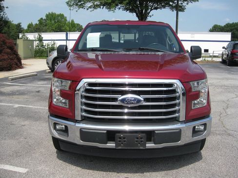 Used 2017 Ford F150 XLT w/ Equipment Group 302A Luxury RWD image 3