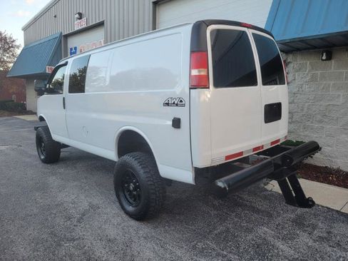 Used 2011 Chevrolet Express 1500 AWD image 18