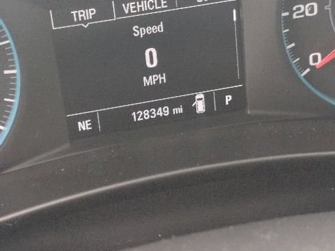 Used 2021 Chevrolet Equinox LS AWD/4WD image 46