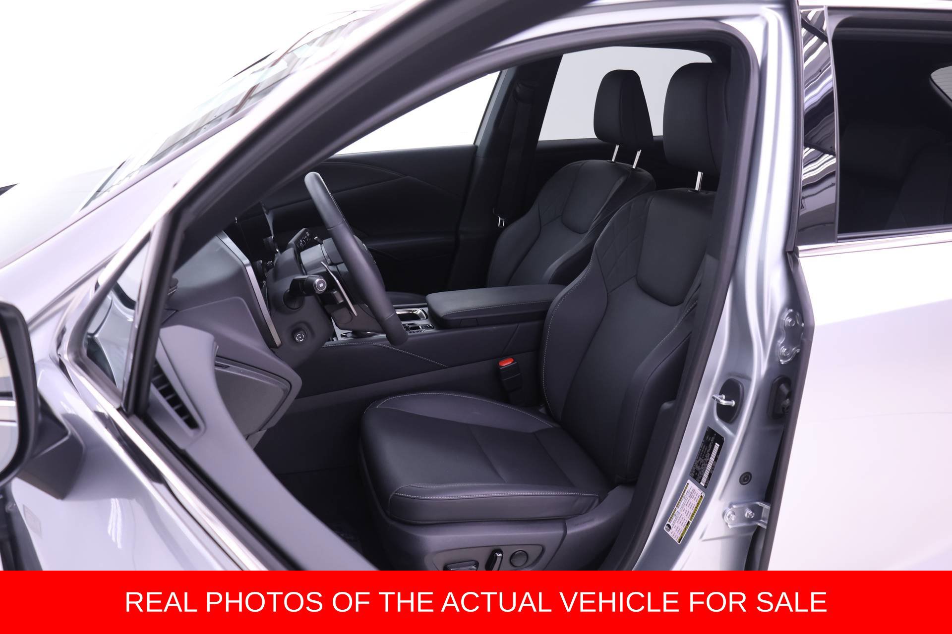Used 2025 Lexus RX 350h w/ Convenience Package AWD/4WD image 4