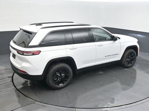 New 2026 Jeep Grand Cherokee Laredo image 40