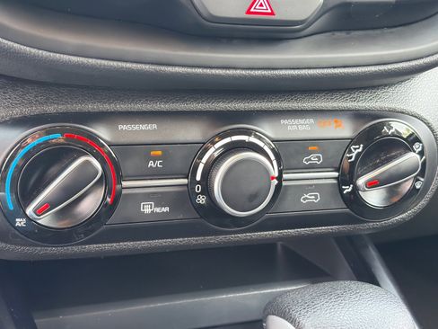 Used 2024 Kia Soul LX w/ Option Group 015 FWD image 25