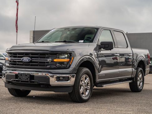 Certified 2024 Ford F150 XLT w/ Mobile Office Package image 3