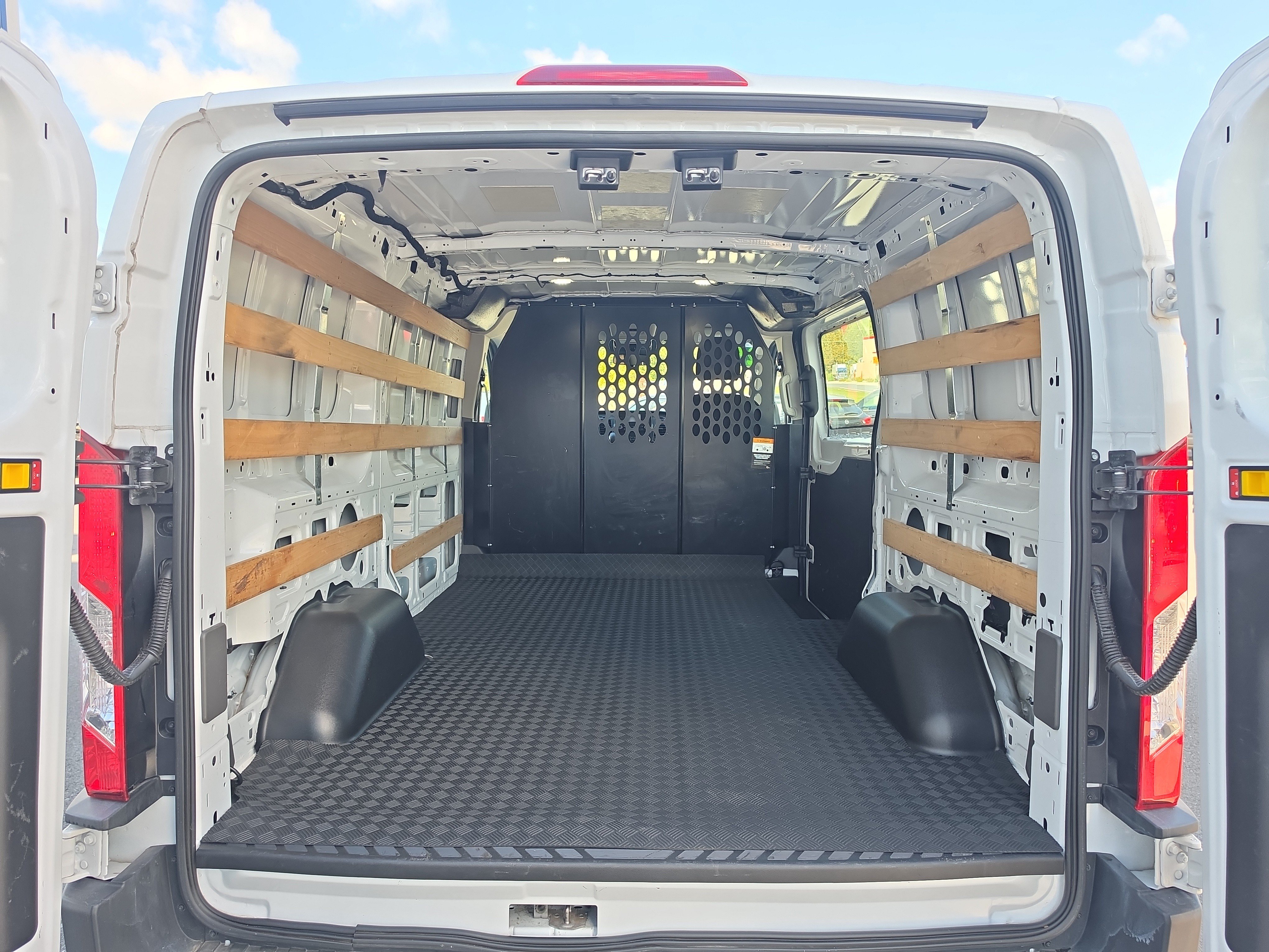 Used 2025 Ford Transit 250 Low Roof w/ Exterior Upgrade Package RWD image 5