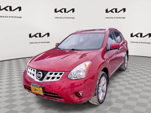 Used 2013 Nissan Rogue SL image 1