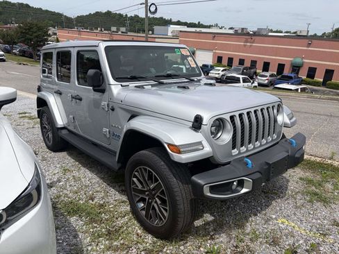 Used 2023 Jeep Wrangler Unlimited Sahara w/ Cold Weather Group AWD/4WD image 1
