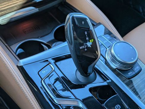 Used 2023 BMW 530e w/ M Sport Package image 32