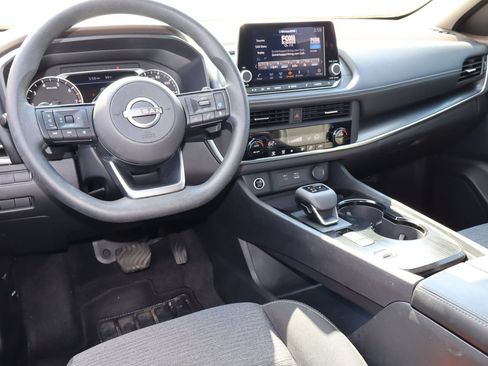 Used 2023 Nissan Rogue SV FWD image 4