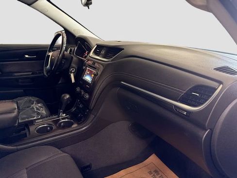 Used 2017 Chevrolet Traverse LT w/ Style and Technology Package image 31