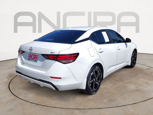 Used 2024 Nissan Sentra SV FWD image 11