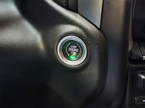 Used 2022 Chevrolet Silverado 2500 LT w/ Convenience Package image 34