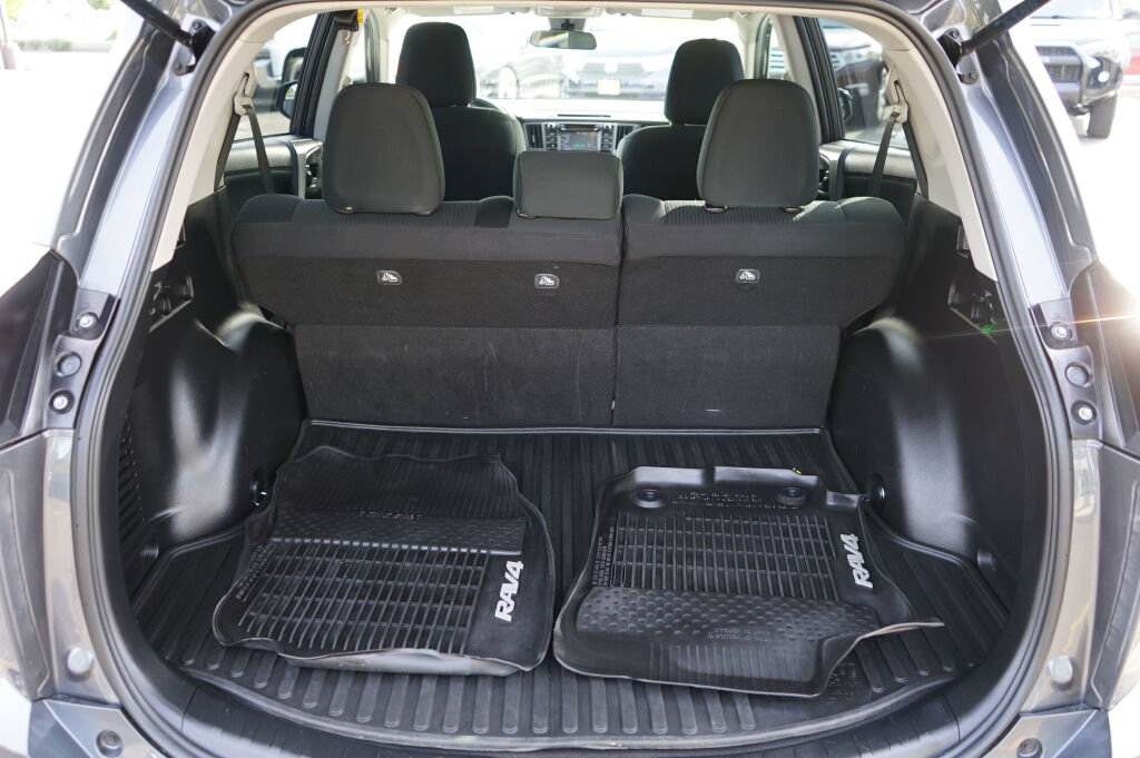 Used 2018 Toyota RAV4 LE w/ All Weather Liner Package FWD image 11