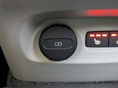 New 2026 Volvo XC40 B5 Plus w/ Protection Package Premier image 18