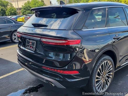 Used 2021 Lincoln Corsair Reserve w/ Sport Package image 6