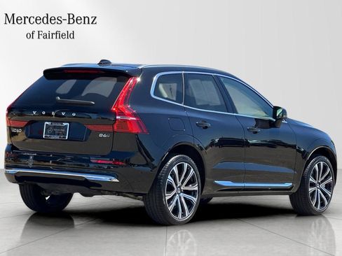 Used 2023 Volvo XC60 B6 Ultimate w/ Protection Package Premier AWD/4WD image 2
