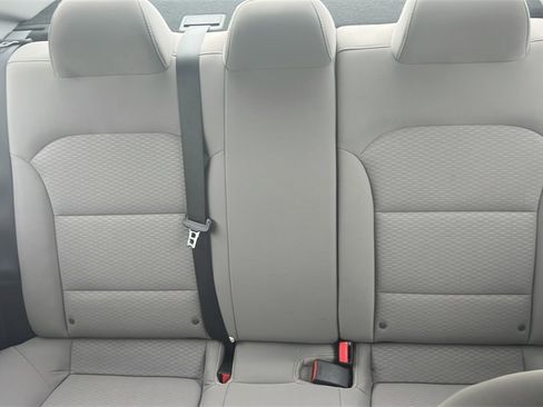 Used 2019 Hyundai Elantra SEL image 11