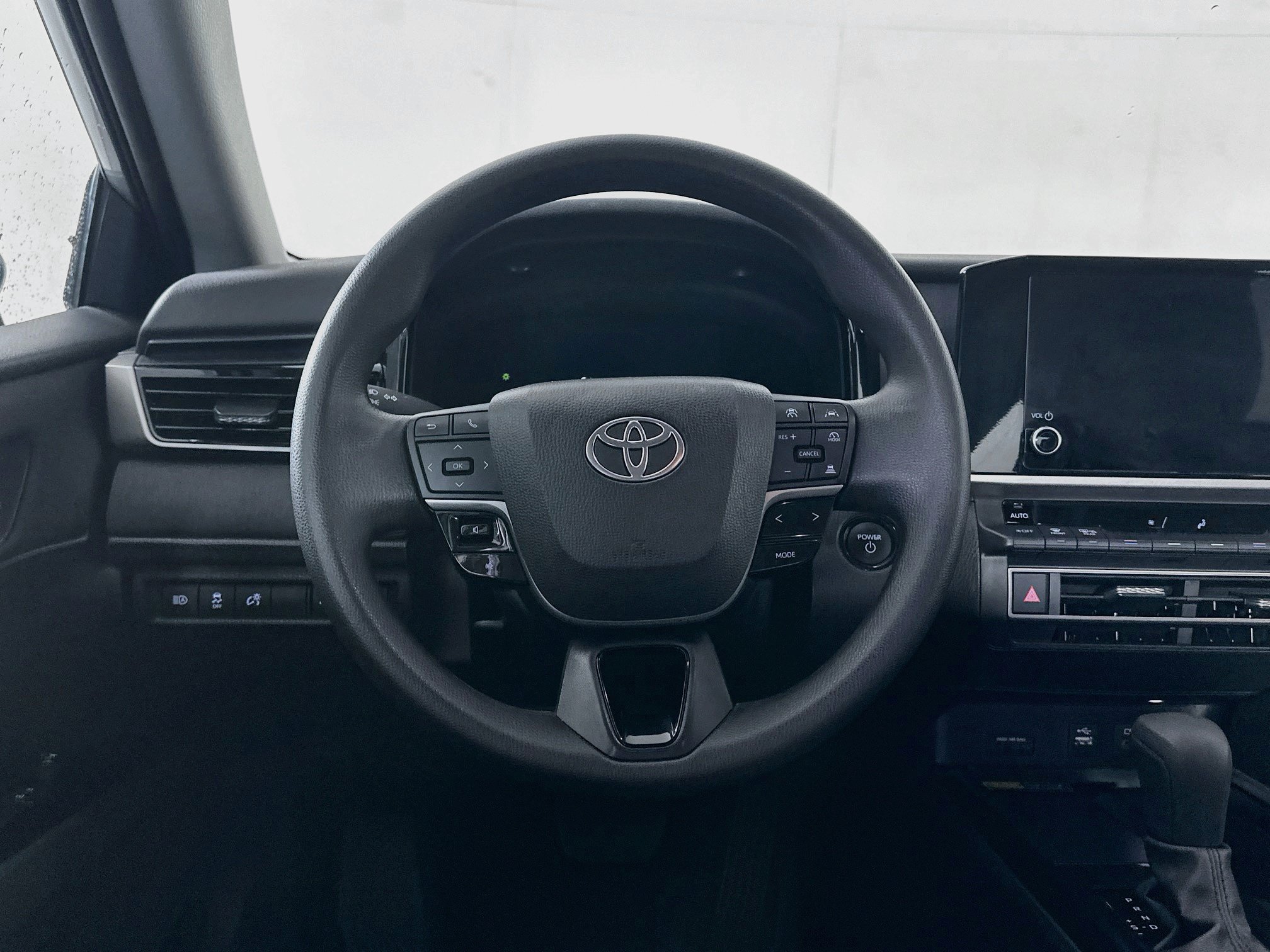 Used 2025 Toyota Camry LE FWD image 18