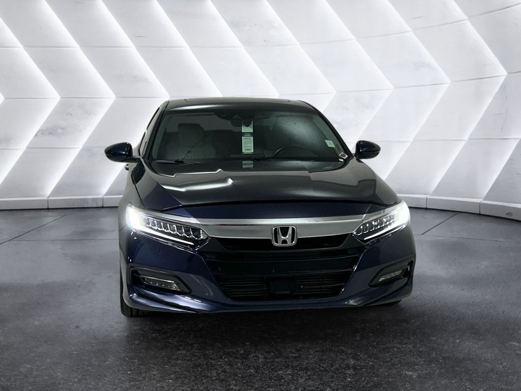 Used 2018 Honda Accord Touring image 2