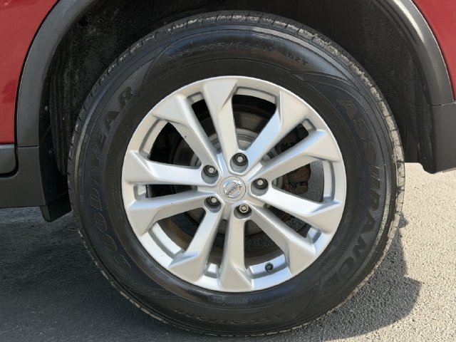 Used 2016 Nissan Rogue SV w/ SV Premium Package AWD/4WD image 12