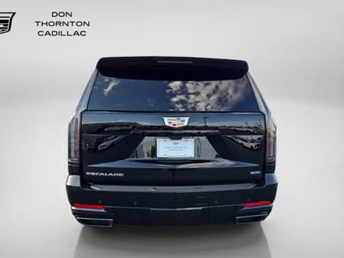 Used 2026 Cadillac Escalade ESV Platinum Sport w/ LPO, Floor Liner Package AWD/4WD image 4