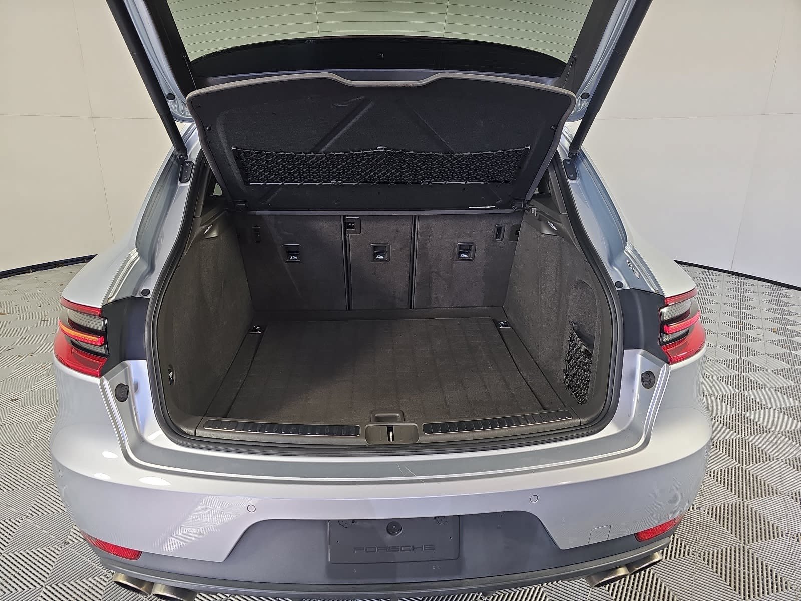 Used 2017 Porsche Macan S AWD/4WD image 12