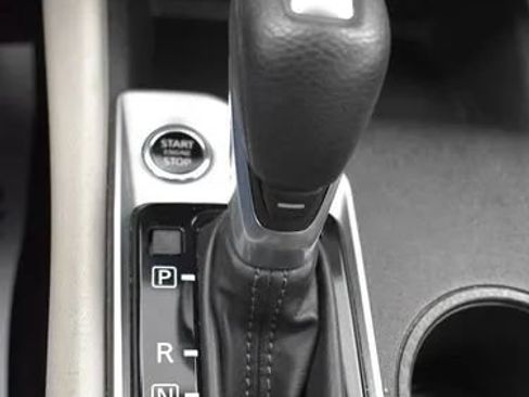 Used 2025 Nissan Altima 2.5 SV FWD image 33