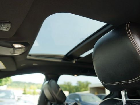 Used 2021 Chrysler Pacifica Limited w/ S Appearance Package image 13