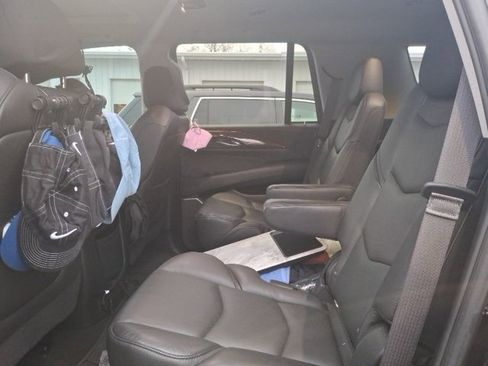 Used 2017 Cadillac Escalade Luxury image 7