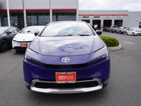 New 2026 Toyota Prius Plug-In Hybrid FWD image 6