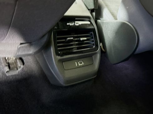 Used 2021 Volkswagen ID.4 Pro RWD image 28