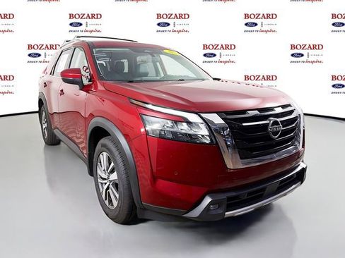 Used 2022 Nissan Pathfinder SL FWD image 1