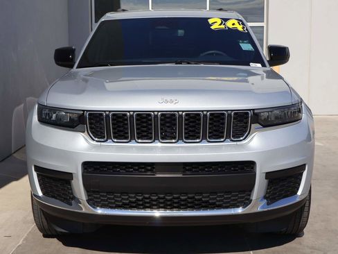 Used 2024 Jeep Grand Cherokee L Laredo RWD image 5