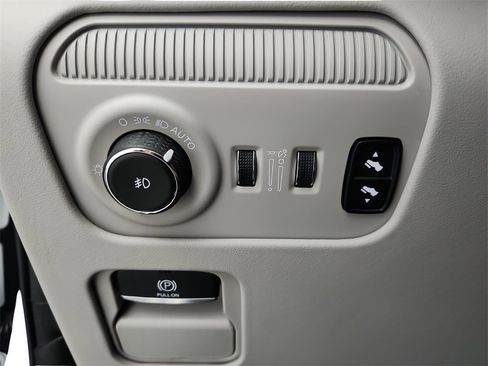 Used 2022 Jeep Grand Wagoneer Series II w/ Convenience Group III image 37