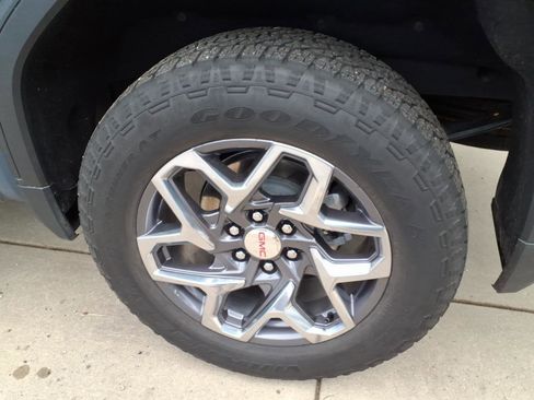 Used 2024 GMC Sierra 1500 SLT w/ SLT Convenience Package image 13