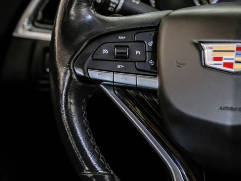 Used 2020 Cadillac XT6 Premium Luxury FWD image 16
