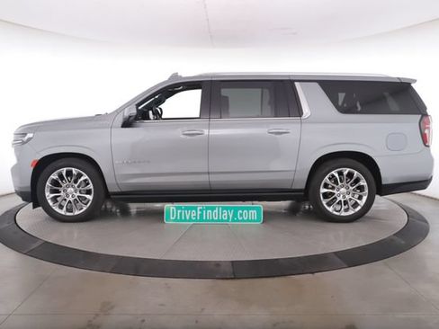 Used 2024 Chevrolet Suburban High Country AWD/4WD image 3