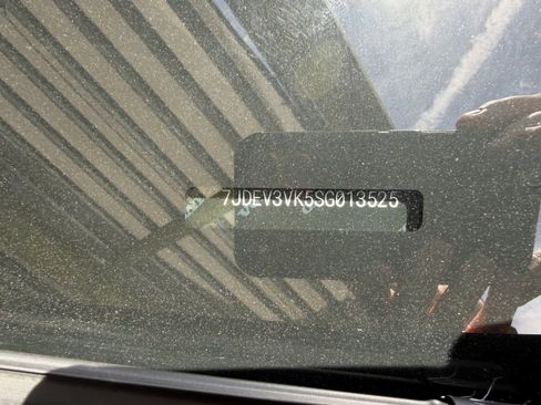 Used 2025 Volvo EX90 Plus AWD/4WD image 43