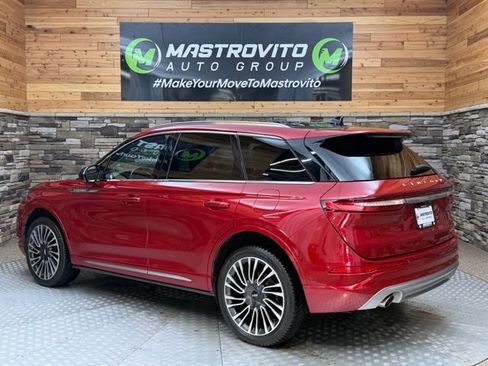 Used 2021 Lincoln Corsair AWD image 7