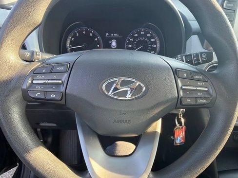 Used 2020 Hyundai Kona SE FWD image 12