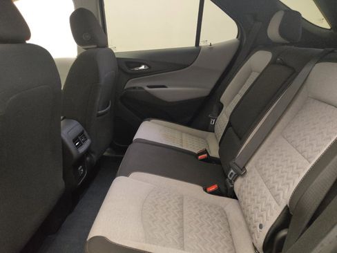 Used 2022 Chevrolet Equinox LS w/ LS Convenience Package FWD image 18