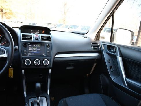 Used 2017 Subaru Forester 2.5i w/ Alloy Wheel Package image 15