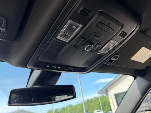 Used 2021 GMC Yukon Denali AWD/4WD image 32