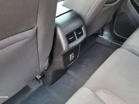 Used 2019 Chevrolet Equinox LT w/ Driver Convenience Package FWD image 26
