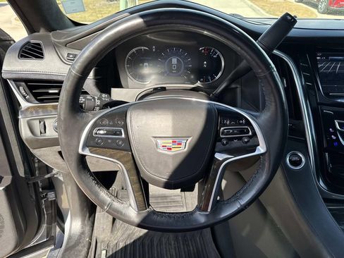Used 2019 Cadillac Escalade Platinum image 24