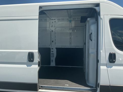 Used 2024 RAM ProMaster 3500 w/ Convenience Group FWD image 5