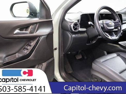 Used 2025 Chevrolet Equinox LT w/ Convenience Package II AWD/4WD image 10